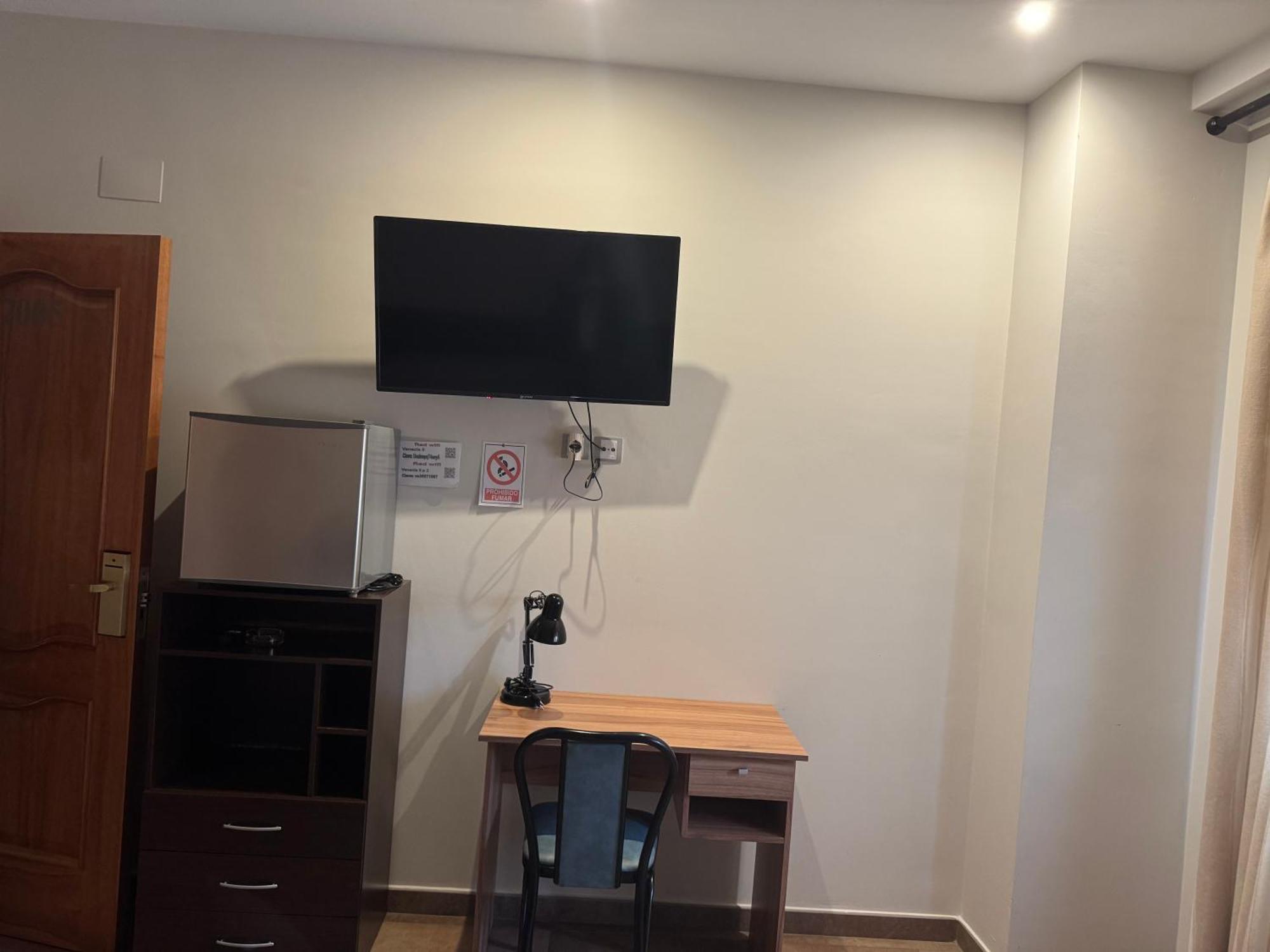 Hostal Venecia Monzón Zewnętrze zdjęcie